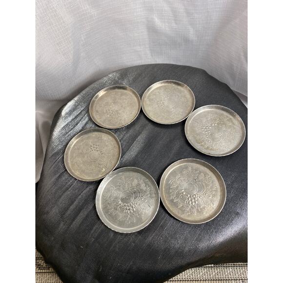 Vintage Set of 6 Forged Aluminum Round Drink Coasters fruit floral pattern EUC - Picture 5 of 14